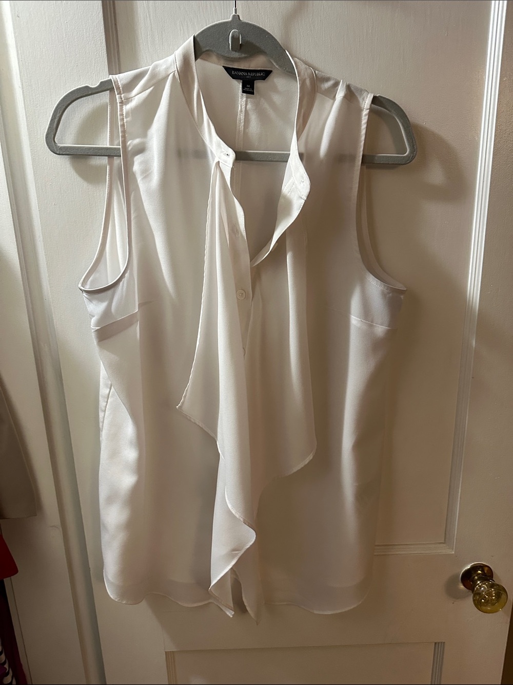 Banana Republic Cream Sleeveless draping front Blouse